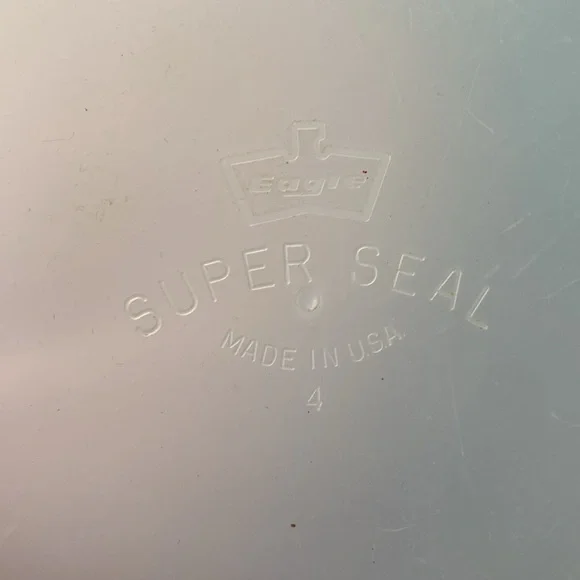 Vintage Eagle Super Seal Pink Container. Made in USA - Picture 3 of 6